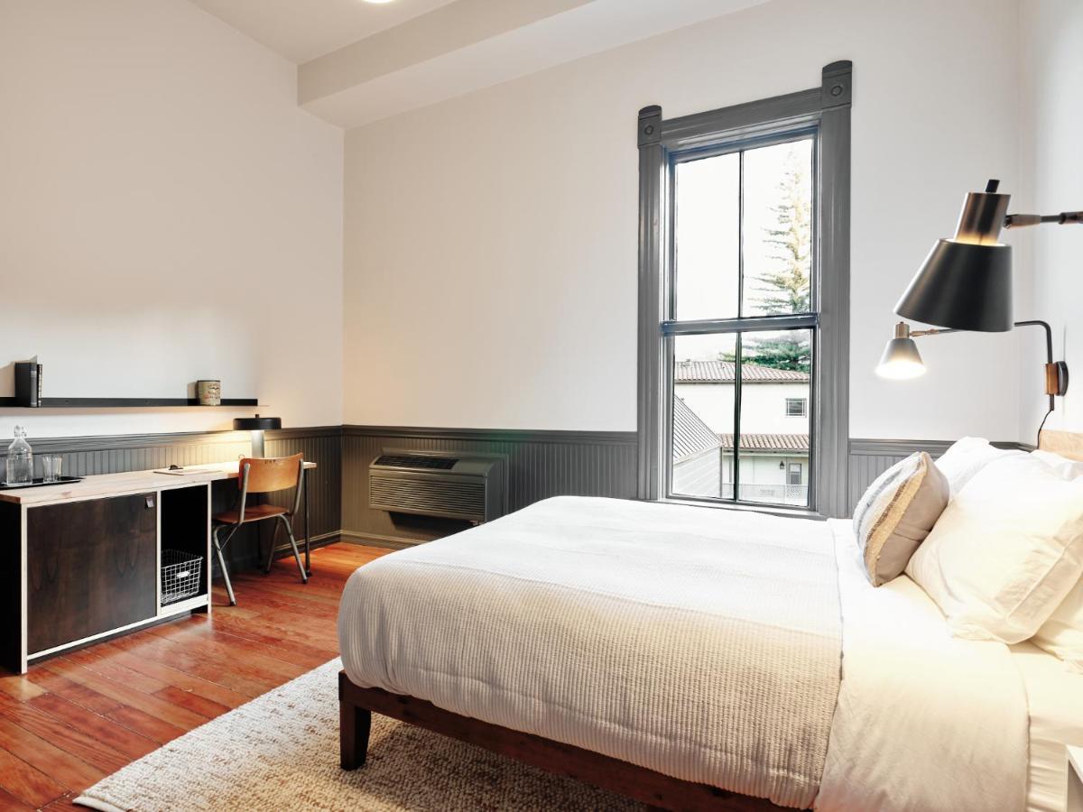Thatcher Hotel Hopland Buitenkant foto